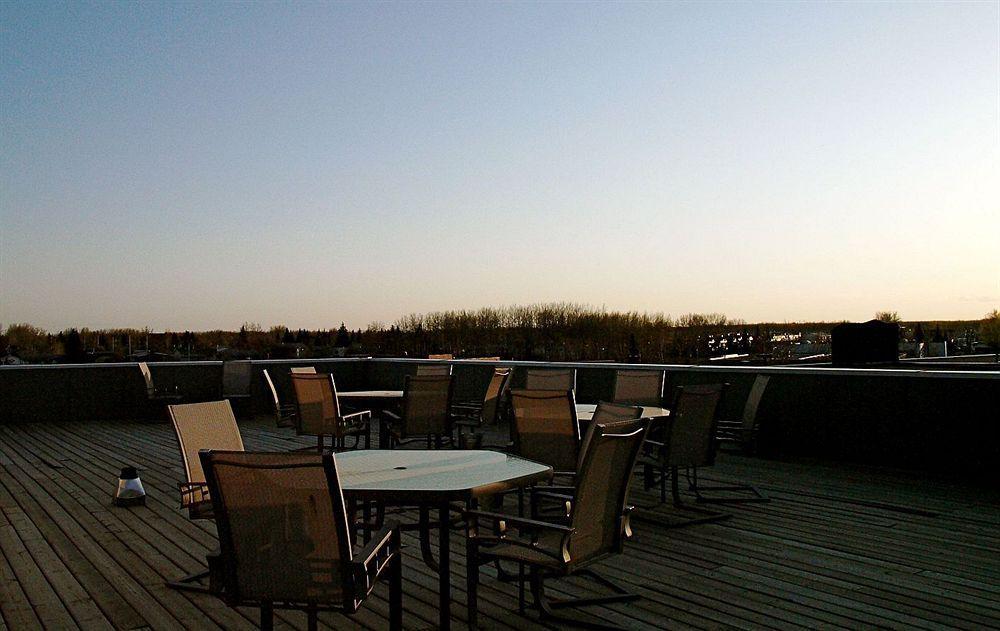 Executive House Suites Hotel & Conference Centre High Level Exterior foto